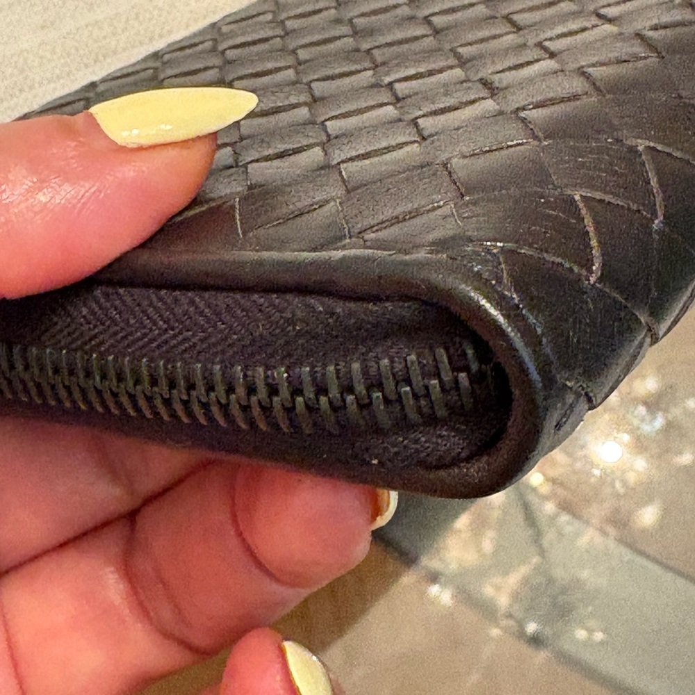Bottega Veneta Interratio zippy Black Woven Leather Wallet box not included - Picture 12 of 15